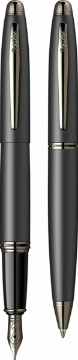 Zeige Details für SCRIKSS MATT FÜLLFEDERHALTER + KUGELSCHREIBER + 3 TINTENPATRONEN SET 88 SCHWARZ CHROM IN PREMIUM BOX MODELL 85568 Bild von SCRIKSS MATT FÜLLFEDERHALTER + KUGELSCHREIBER + 3 TINTENPATRONEN SET 88 SCHWARZ CHROM IN PREMIUM BOX MODELL 85568