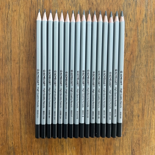 Image de Coffret de crayons hexagonaux Acmeliae – 16 crayons en boîte carton (gradations de 6H à 8B) – Modèle 43800