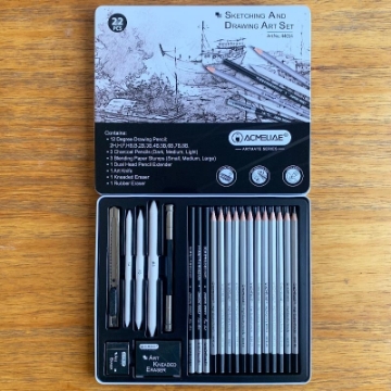 Zeige Details für Acmeliae Komplettes professionelles Zeichenset – 22-teilig in Metallbox – Modell 44054 Bild von Acmeliae Komplettes professionelles Zeichenset – 22-teilig in Metallbox – Modell 44054